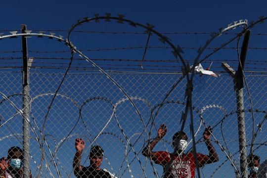 Οι υπουργοί αλλάζουν, η βία εναντίον των προσφύγων συνεχίζεται