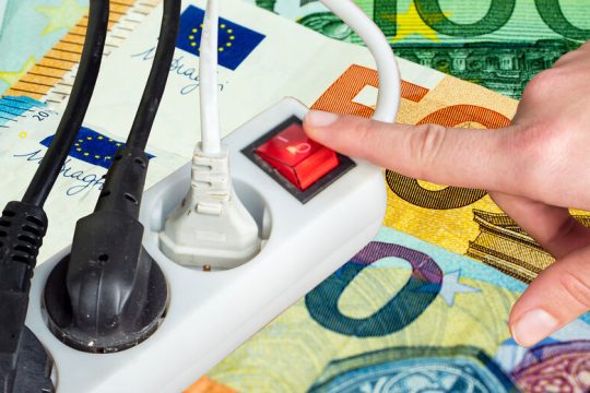 Ηλεκτρικό ρεύμα: Τα τιμολόγια Απριλίου