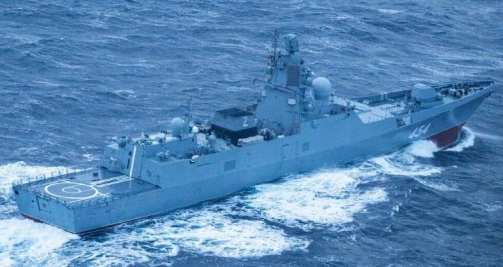 Ρωσικό πολεμικό διέσωσε τους 68 πρόσφυγες στην Κάλυμνο