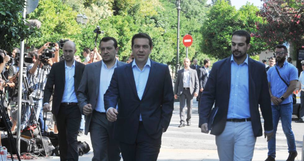 «Αυτή τη μάχη θα τη δώσουμε όλοι μαζί» το μήνυμα Τσίπρα για τη στήριξη Σακελλαρίδη