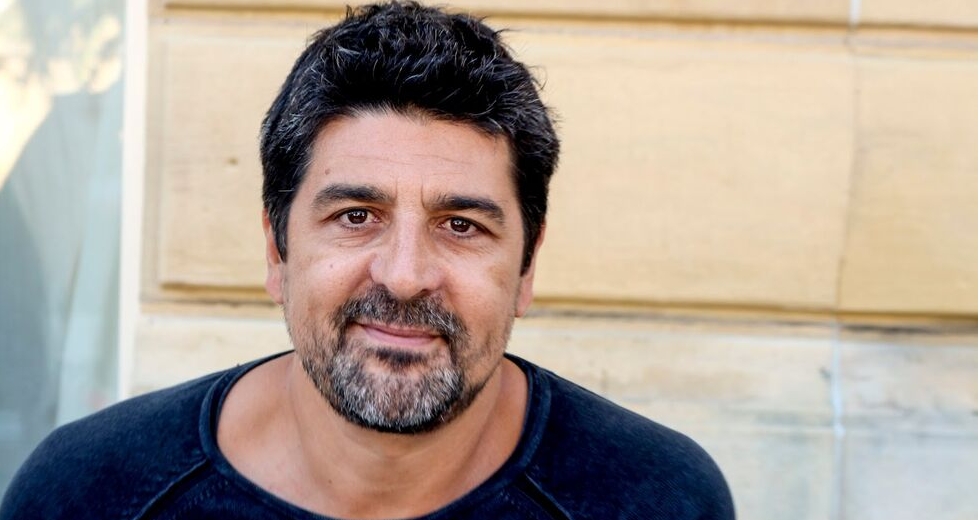 «Οι πολιτικοί αντιμετωπίζουν τους πολίτες ως καταναλωτές»