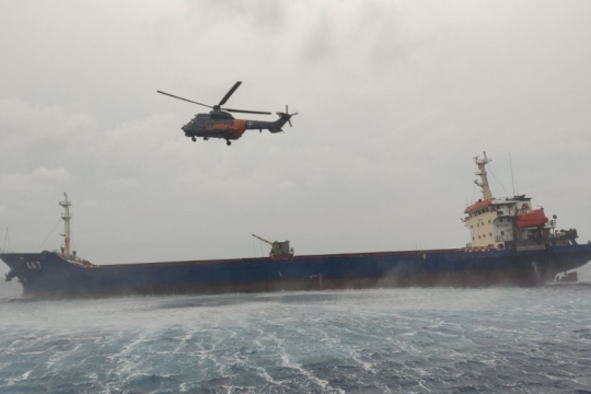 Σύγκρουση φορτηγών πλοίων στη Χίο – Ένταση με Τούρκους ναυτικούς