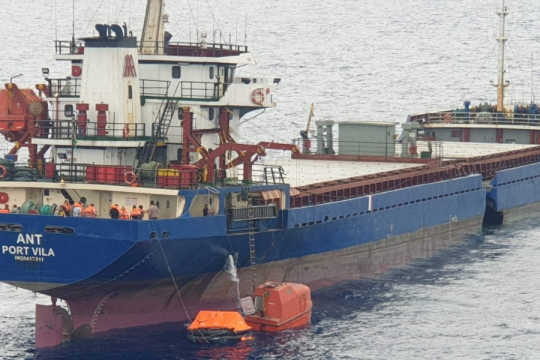 Μεγάλες οι ζημιές στο τουρκικών συμφερόντων πλοίο από τη σύγκρουση με άλλο στη Χίο