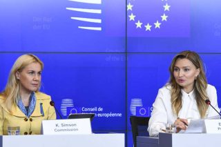 Ευχολόγια για μείωση τιμών ενέργειας