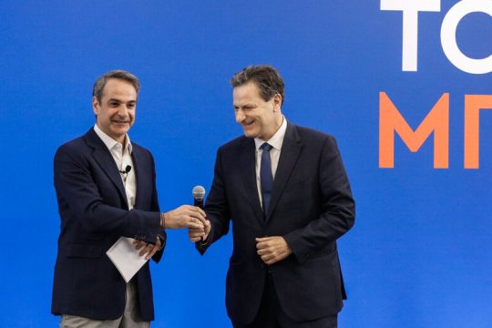 Σκυλακάκης εκθέτει Μητσοτάκη