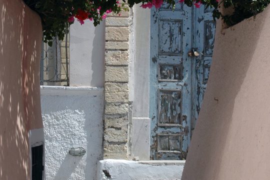 Αντίδοτο στην αποπνικτική μονοτονία της κάλπης