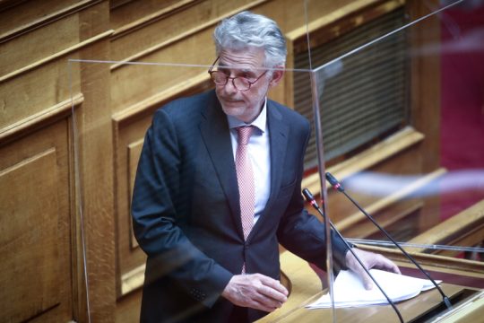 Στην επίθεση ο ΣΥΡΙΖΑ για τα αίσχη Πνευματικού: Κρύβει την κρυφή ατζέντα της Ν.Δ.