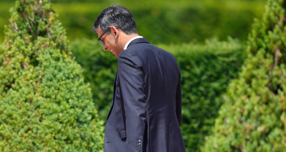 Σε κρίση οι «Συντηρητικοί» του Σούνακ εξαιτίας της αντιμεταναστευτικής πολιτικής