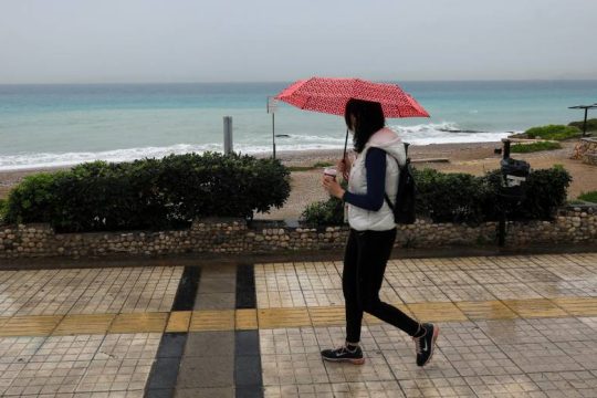 Άστατος καιρός για ακόμη μια μέρα