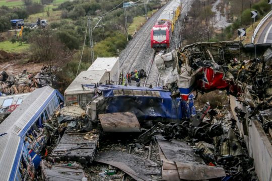 Η έρευνα στα Τέμπη που κρατήθηκε μυστική και η συντριβή του Antonov στην Καβάλα [βίντεο]