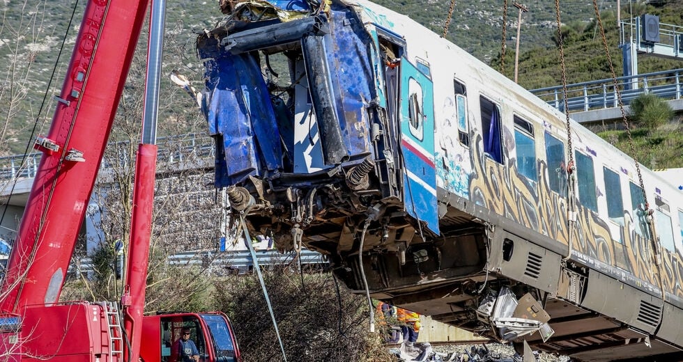 «Καταπέλτης» για Ν.Δ. και Μητσοτάκη το πόρισμα για τα Τέμπη