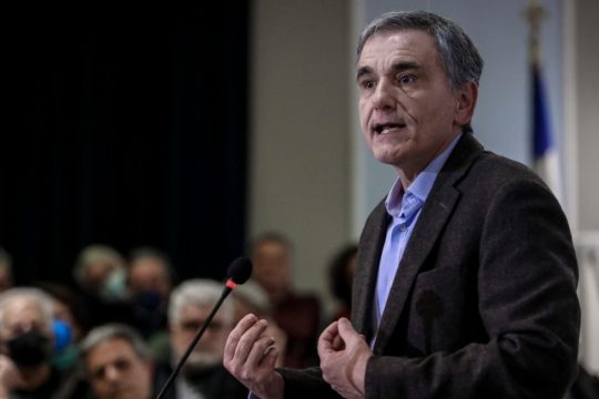 Ευκλείδης Τσακαλώτος: «Είμαστε μία κυβερνώσα αριστερά, που δεν σκοπεύει σε ηρωικές ήττες»