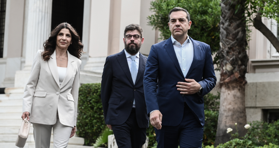 Τσίπρας: Μείζον εθνικό και θεσμικό ζήτημα οι εκβιασμοί και η στοχοποίηση