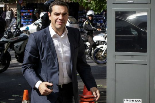Ο Αλέξης Τσίπρας ανοίγει τα χαρτιά του