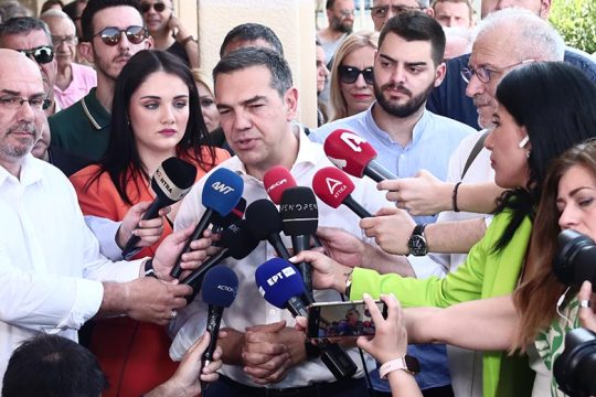 «Δεν μ’ αναγνωρίζετε γιατί έλειπα καιρό»