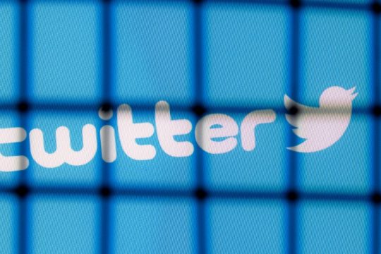 Το Twitter συμφώνησε να συμμορφωθεί με τους κανόνες της ΕΕ για την παραπληροφόρηση