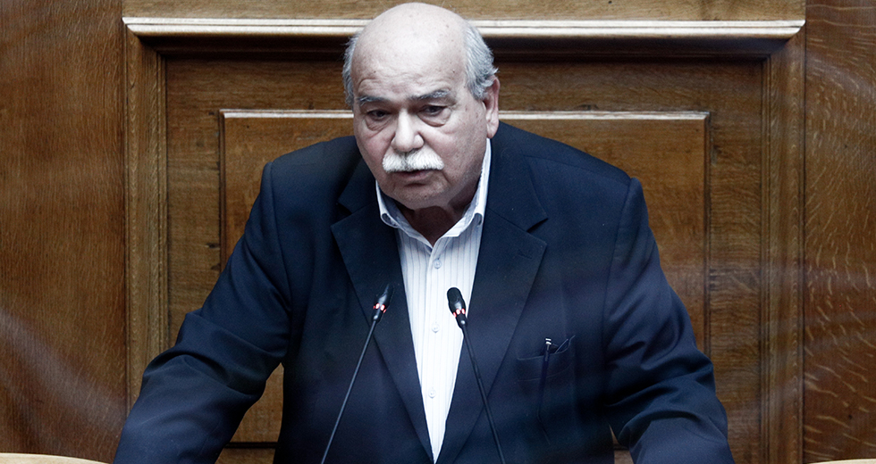Επίθεση στον Βούτση μέσω Χρυσής Αυγής