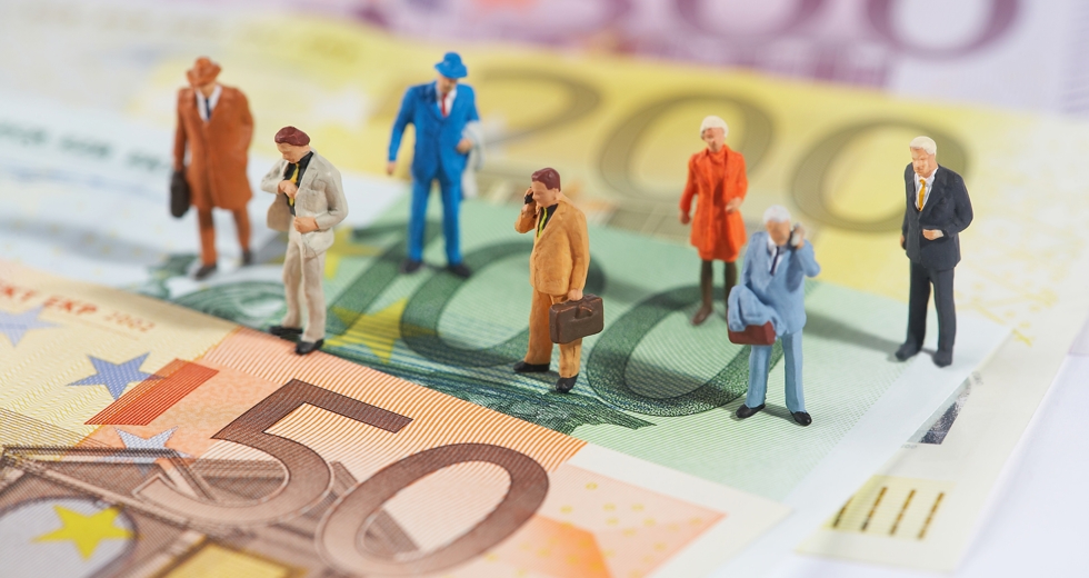 Μαζί με τους ανθρώπους δυστυχούν και οι αριθμοί της πραγματικής κατανάλωσης