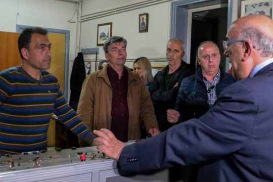 Διωκόμενος διευθυντής του ΟΣΕ που ξελάσπωσε τον υφυπουργό και το έπαιζε άνετος επιβάτης