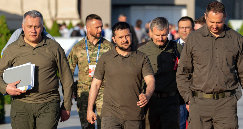 Αδύνατον να γίνει η Ουκρανία μέλος του ΝΑΤΟ εν μέσω πολέμου, λέει τώρα ο Ζελένσκι