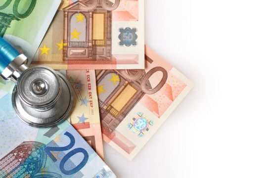 Χρηματοδοτούν την απανθρωπιά!