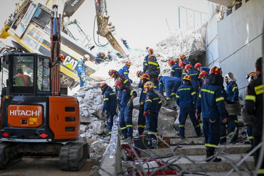 Θανάσιμη κατεδάφιση με πολλά ερωτήματα