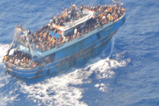 Καταρρίπτονται τα κυβερνητικά αφηγήματα για το έγκλημα της Πύλου