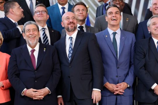 Λεφτά… υπάρχουν για να περιοριστεί η κινεζική επιρροή!