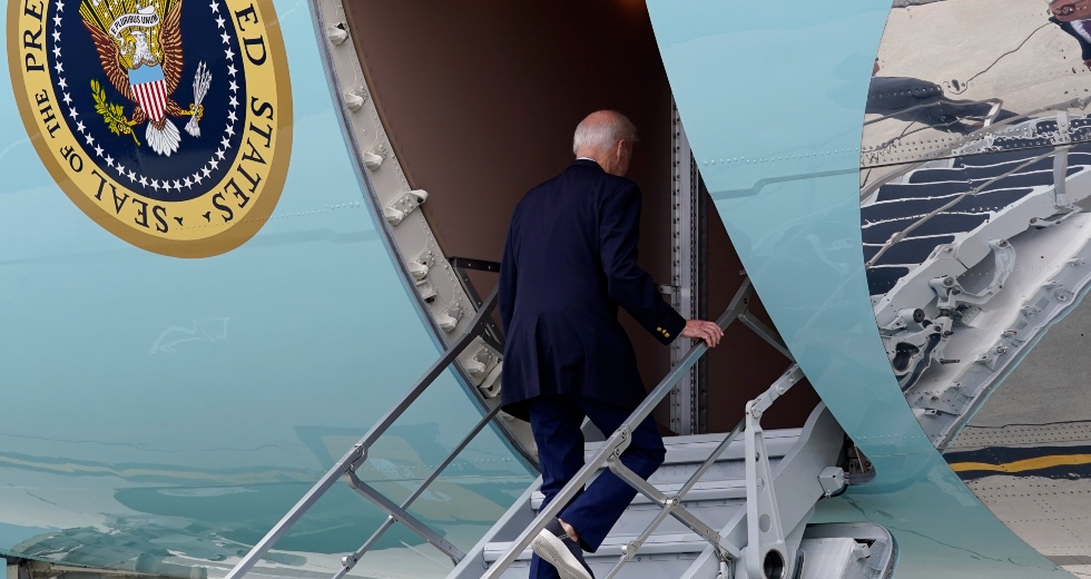 Στη σκιά του Τραμπ