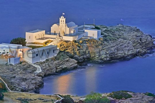 Σε φόντο λευκό και γαλάζιο