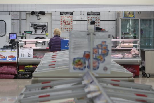 Με σπασμένα τα φρένα η ακρίβεια στα τρόφιμα, γονατίζει τα νοικοκυριά