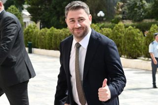 Μοιράζει ρόλους ο Ανδρουλάκης