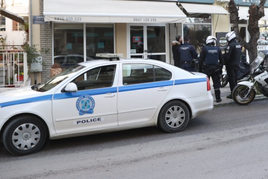 Άγρια δολοφονία στη Θεσσαλονίκη – Παραδόθηκε ο δράστης
