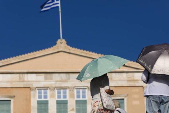 Υγρασία και υψηλές θερμοκρασίες «κλέβουν την ανάσα» – οδηγίες προφύλαξης