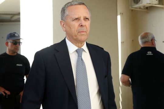 Στα… σχοινιά οι 15