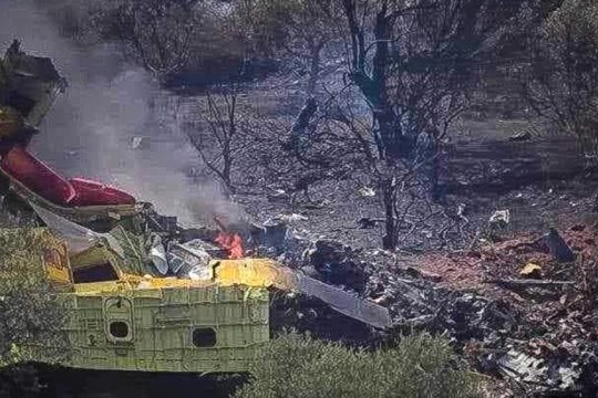 Νεκροί οι δύο πιλότοι του Καναντέρ που συνετρίβη στην Κάρυστο