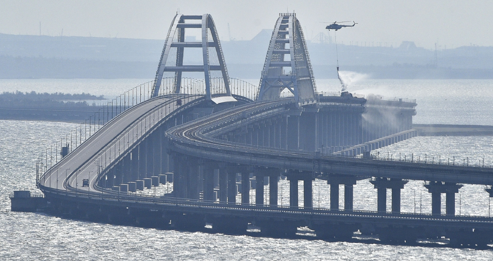 Θανατηφόρες εκρήξεις στη γέφυρα της Κριμαίας