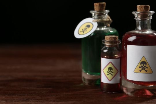 Η Ευρώπη υποκύπτει στο λόμπι των… δηλητηρίων