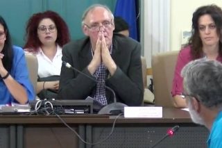 Γιατί νομίζει ότι είναι Δούκας και Καμπόσος ο κ. πρωθυπουργός;