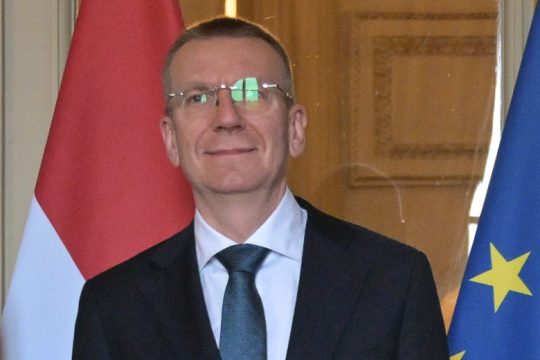 Ορκίστηκε στη Λετονία ο πρώτος ανοιχτά ομοφυλόφιλος πρόεδρος χώρας της ΕΕ