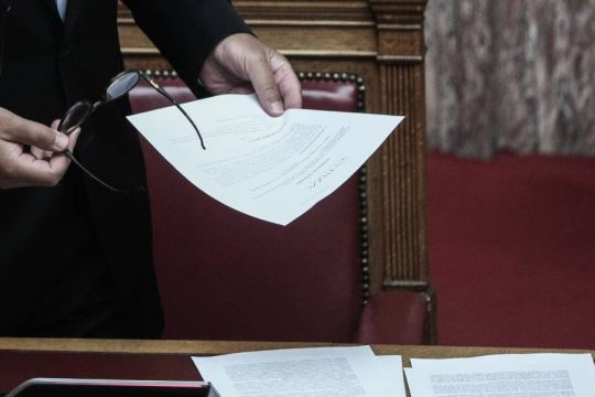 Αντίστροφη μέτρηση για την ψήφιση του ν/σ για τους απόδημους