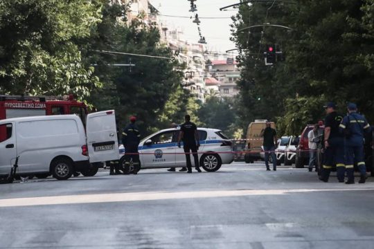 Έκρηξη βόμβας στην Τεκτονική Στοά στην Αχαρνών