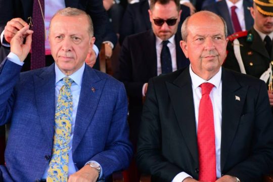 Στην επέτειο της εισβολής, ο Ερντογάν εγκαινίασε αεροδρόμιο στα κατεχόμενα
