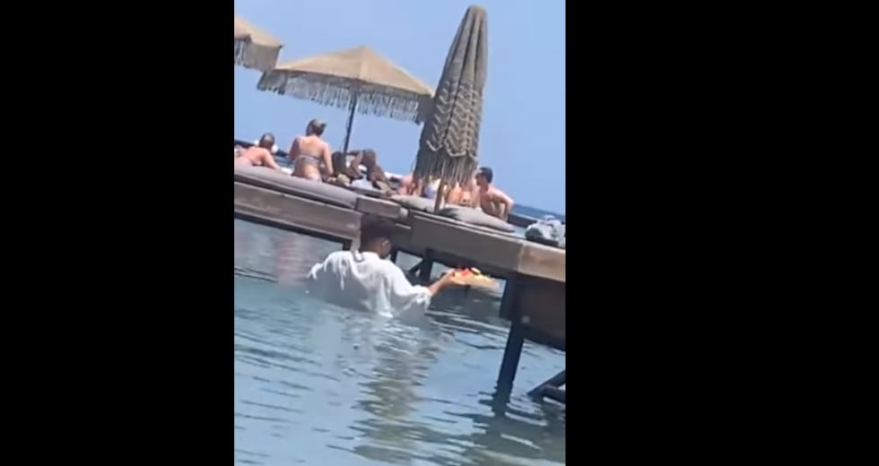 Οργή για τις εικόνες με άθλιες συνθήκες εργασίας σε beach bar της Ρόδου