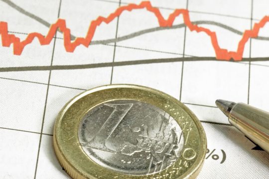 «Οχυρωματικά έργα» υπό τον φόβο διεθνούς κρίσης