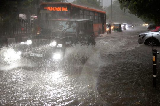 Αυξήθηκαν οι νεκροί από κατολίσθηση στην Ινδία, δεκάδες οι αγνοούμενοι