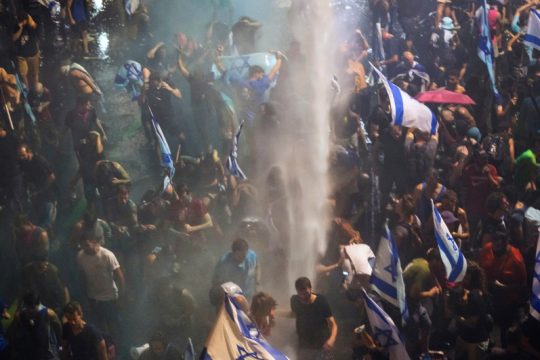 Νέες μαζικές διαμαρτυρίες στο Ισραήλ, απεργούν και οι γιατροί