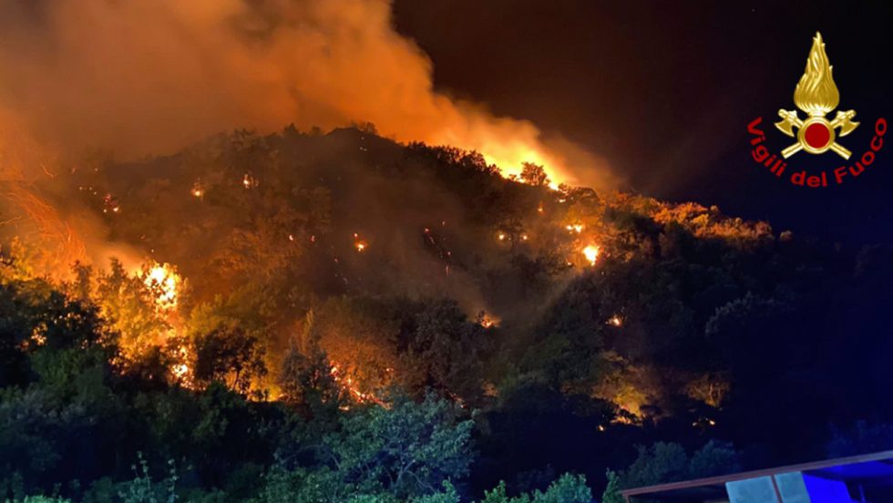 7 νεκροί στην Ιταλία από φωτιές και βροχές!