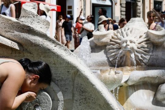 Οι Ιταλοί προετοιμάζονται για το θερμότερο καλοκαίρι όλων των εποχών