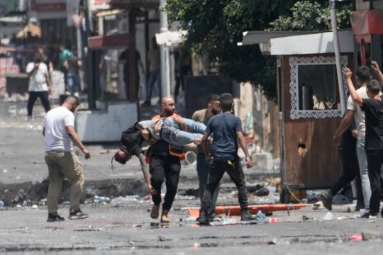 Καλούν σε συγκεντρώσεις για τη σφαγή στη Τζενίν